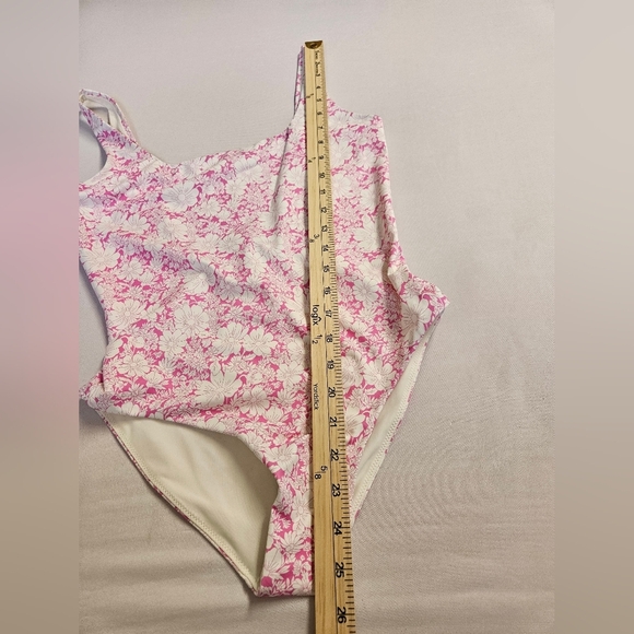 Vineyard, Vines Size S, Pink and White Floral Bodysuit One Piece - Picture 5 of 7